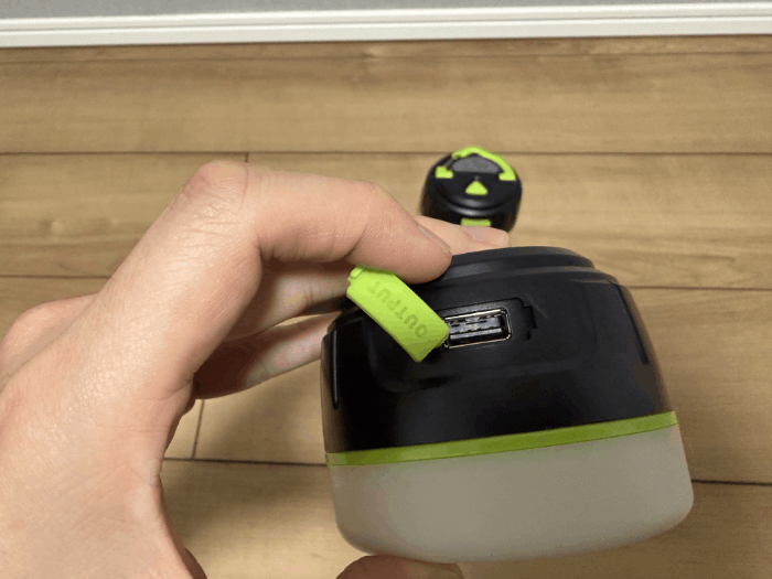 キャンプランタン　スマホ充電も可能
